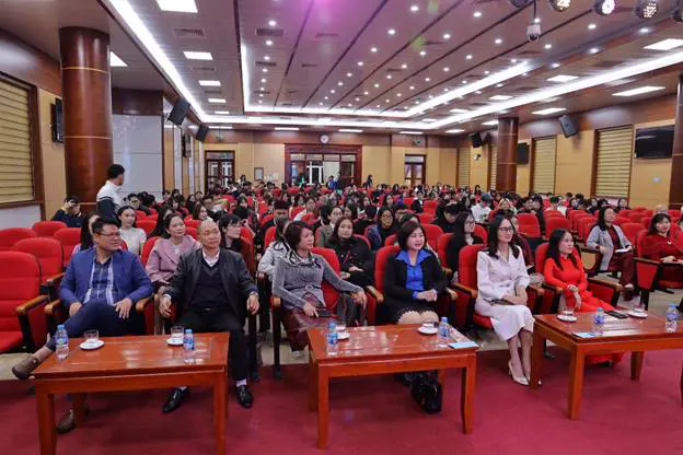 Khoa Bảo hiểm tổ chức chương trình “Chào tân sinh viên D21 – Journey to the Future – Hành trình tới tương lai”