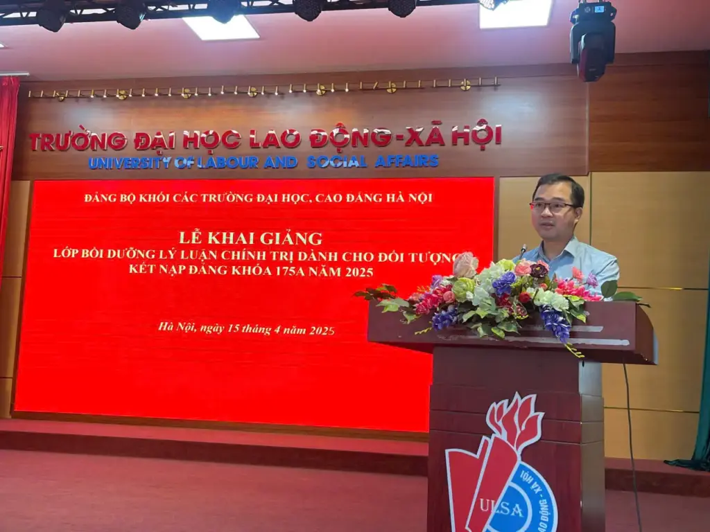 Khai giảng Lớp bồi dưỡng Lý luận chính trị dành cho đối tượng kết nạp đảng khóa 175A năm 2025